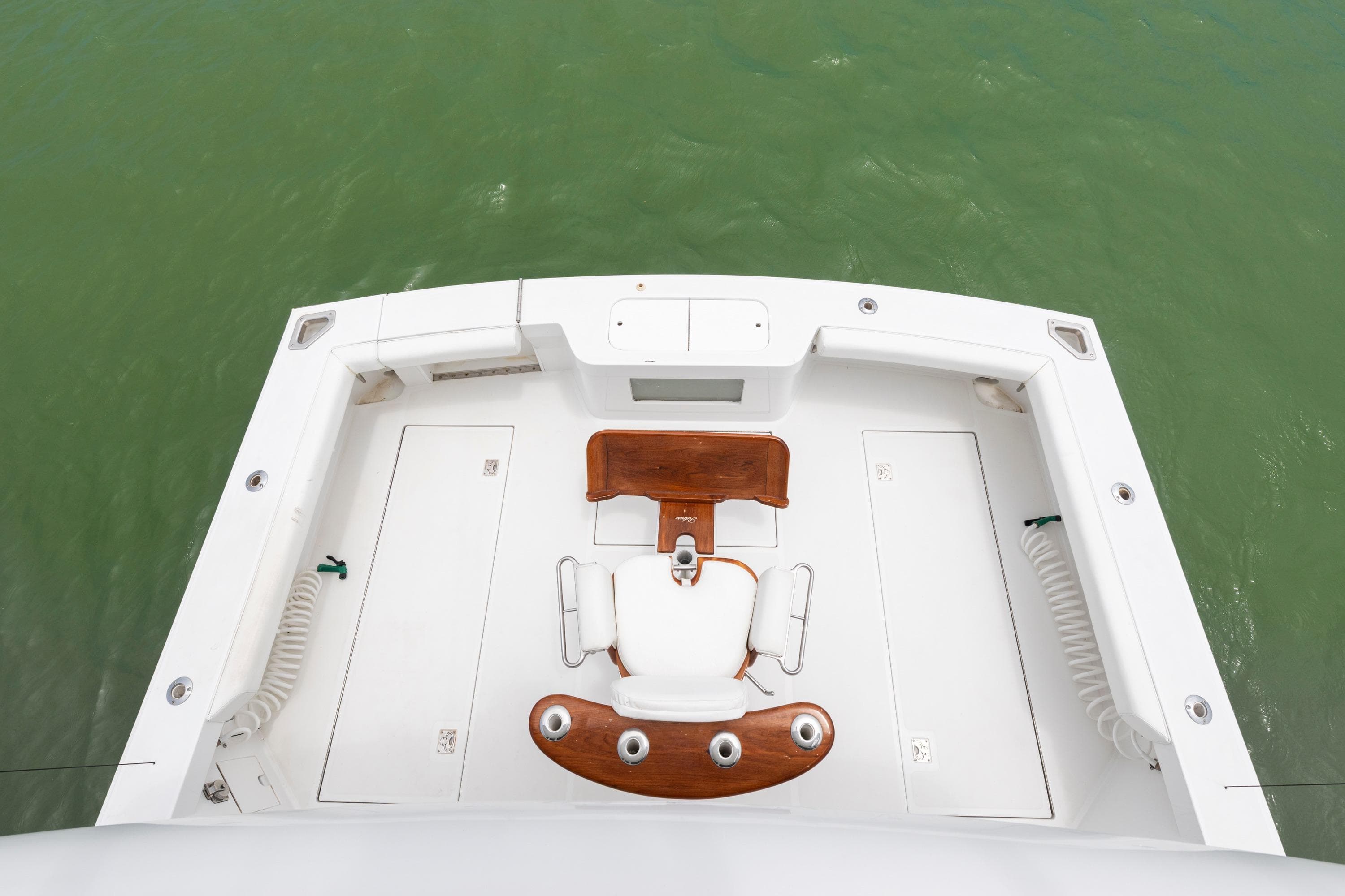 Thumbnail 13 - flybridge