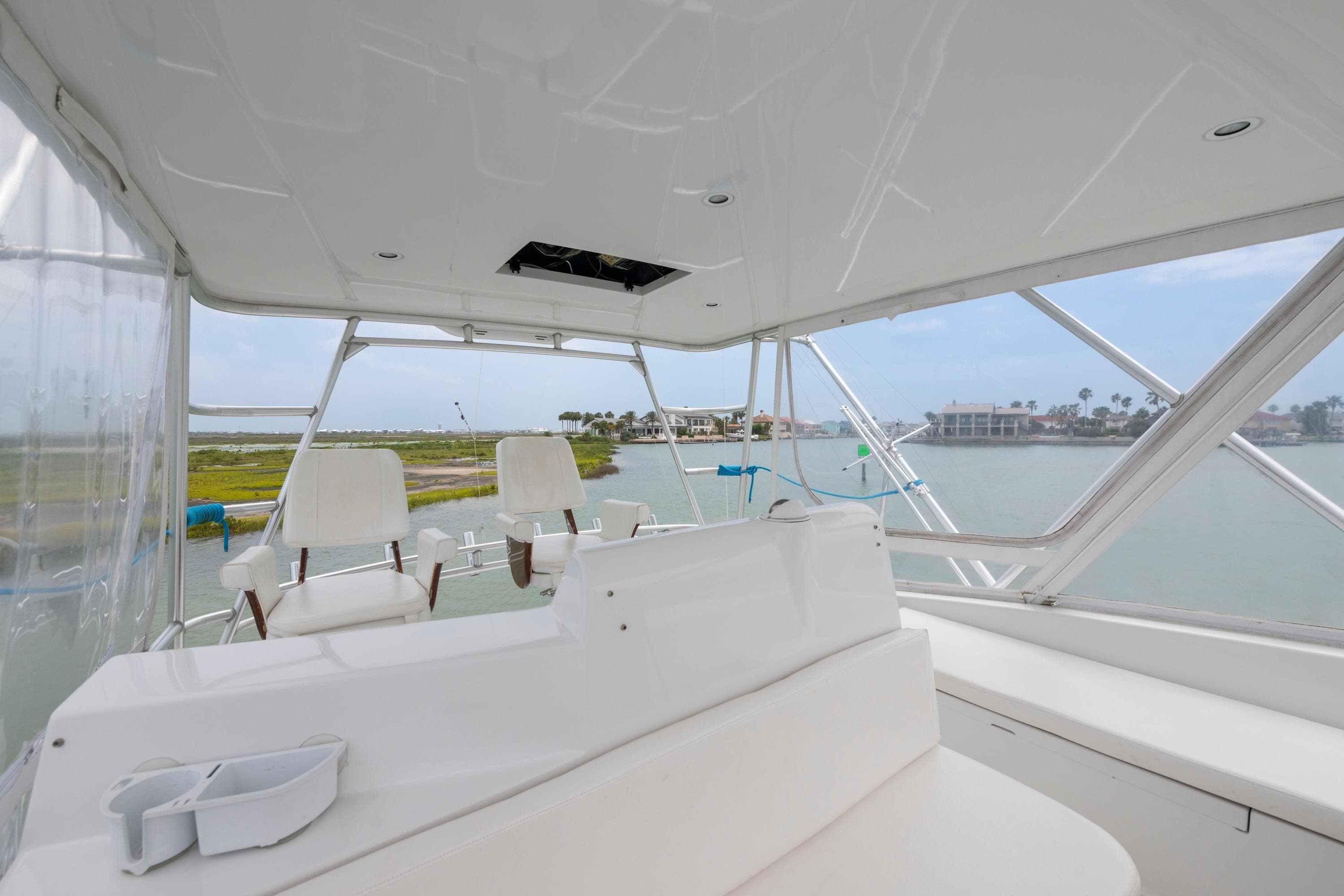 Thumbnail 10 - flybridge