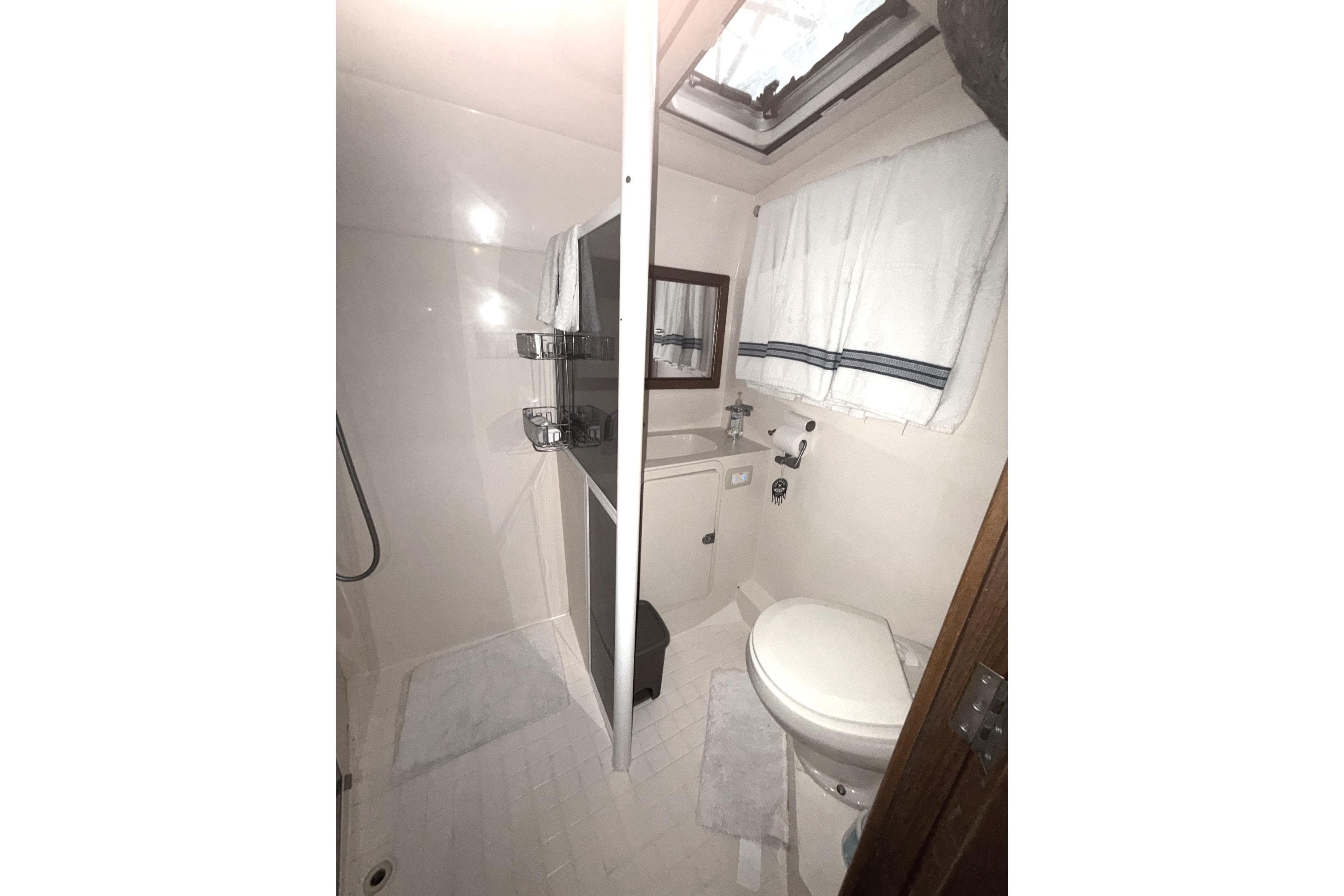 Thumbnail 20 - flybridge