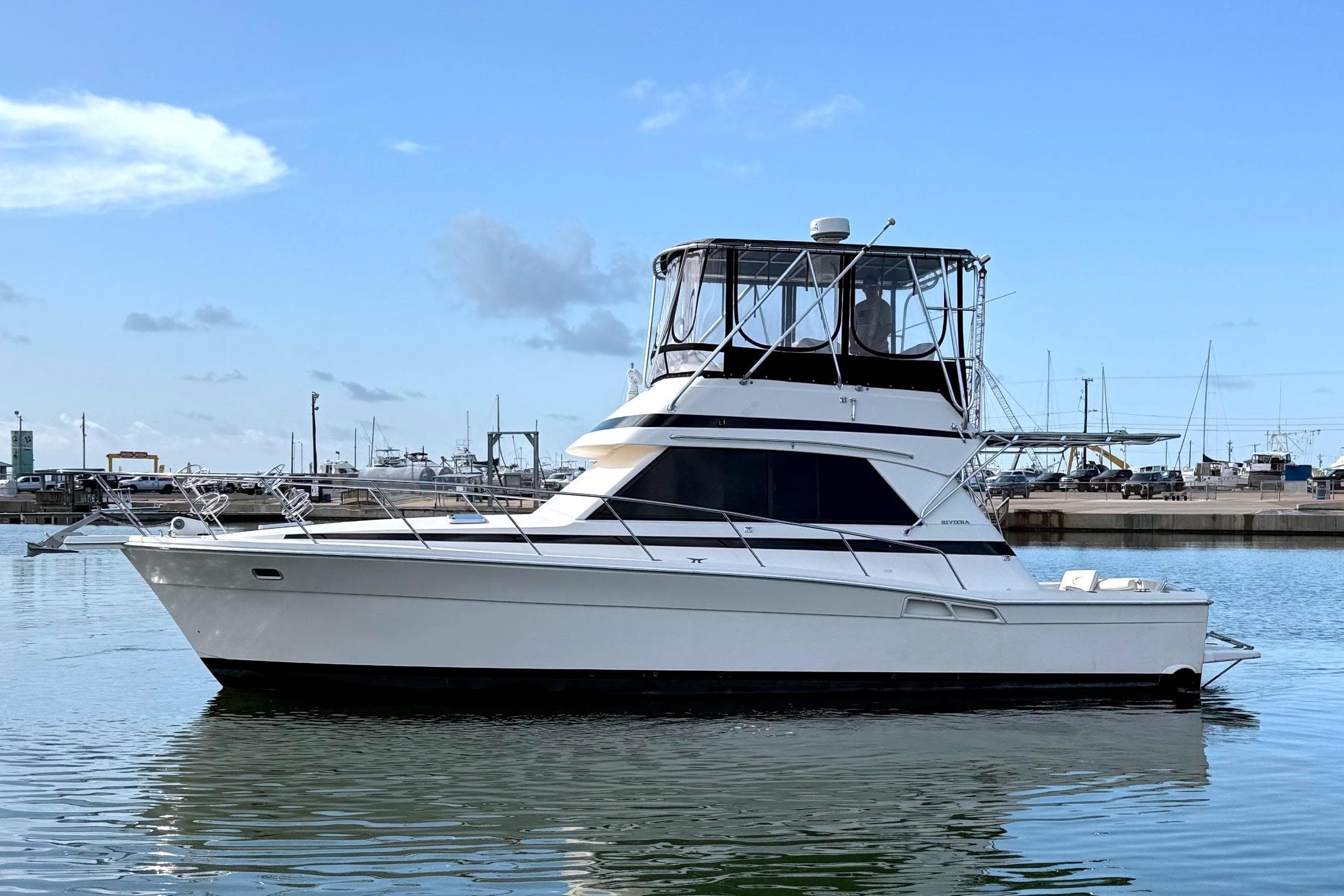 Thumbnail 3 - flybridge