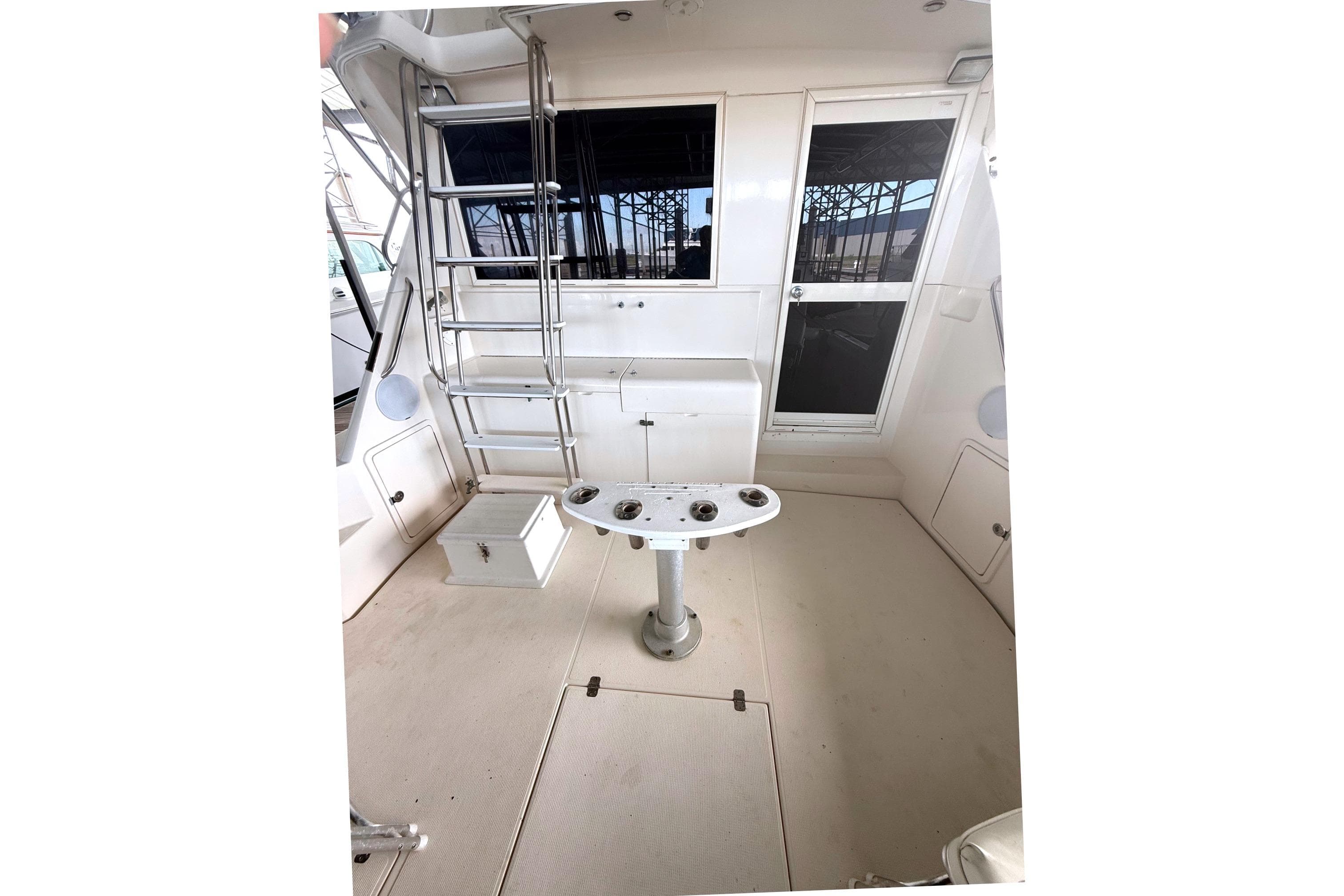 Thumbnail 14 - flybridge