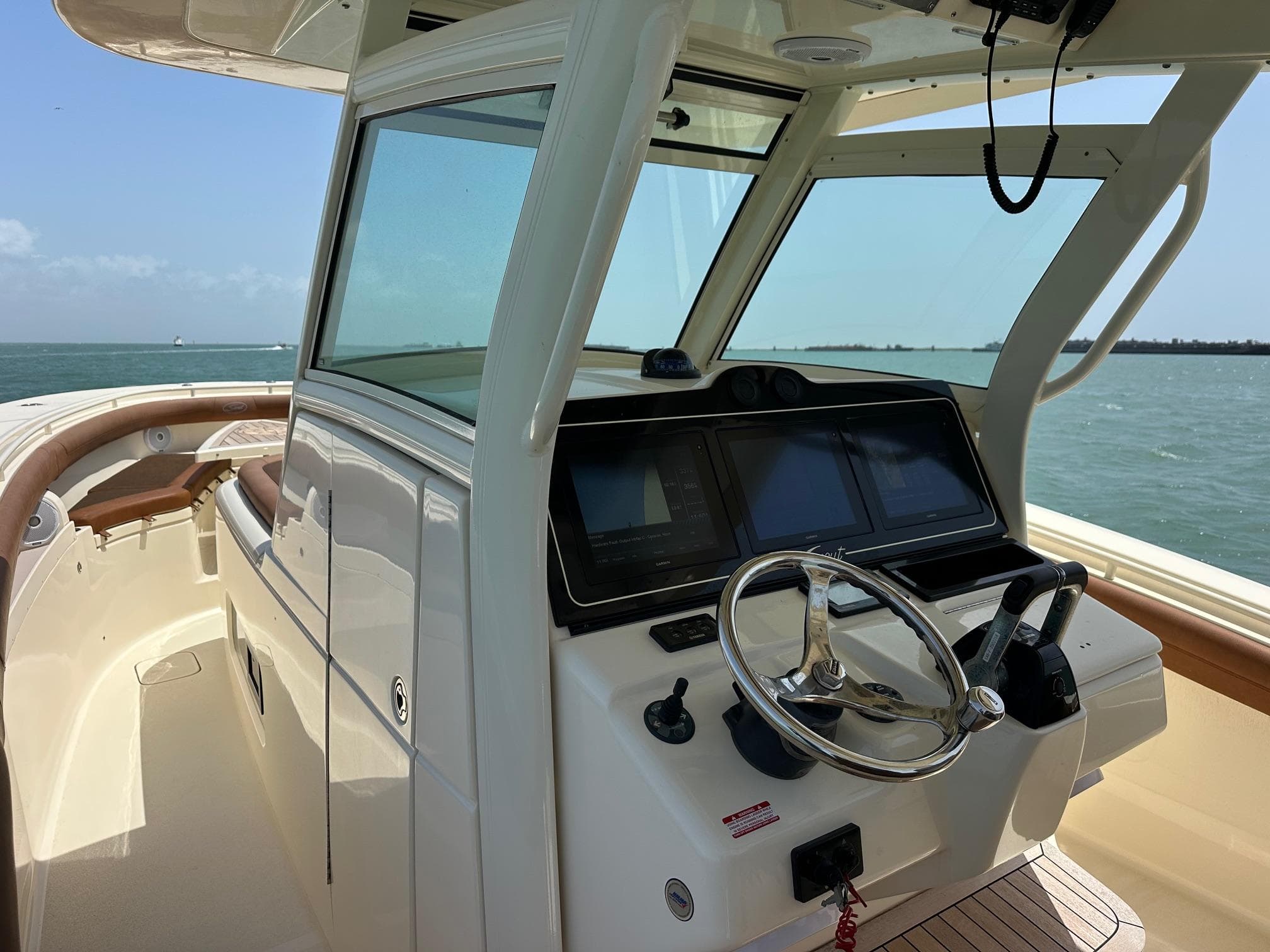 Thumbnail 4 - interior