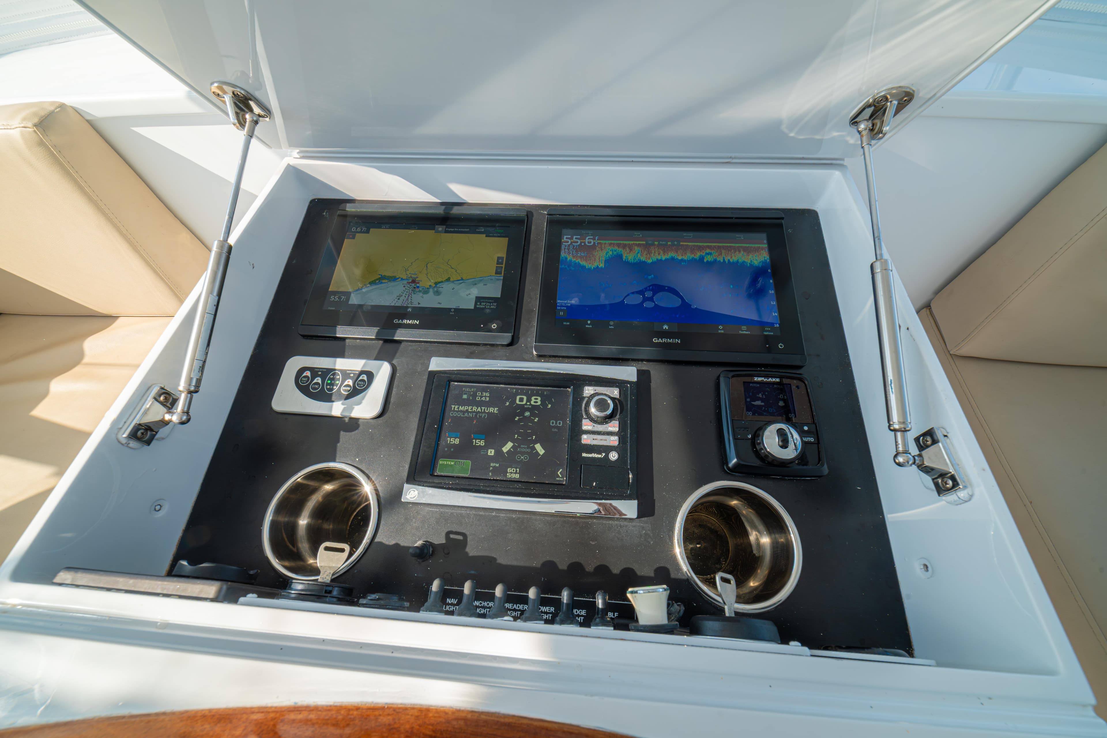 Thumbnail 13 - detail