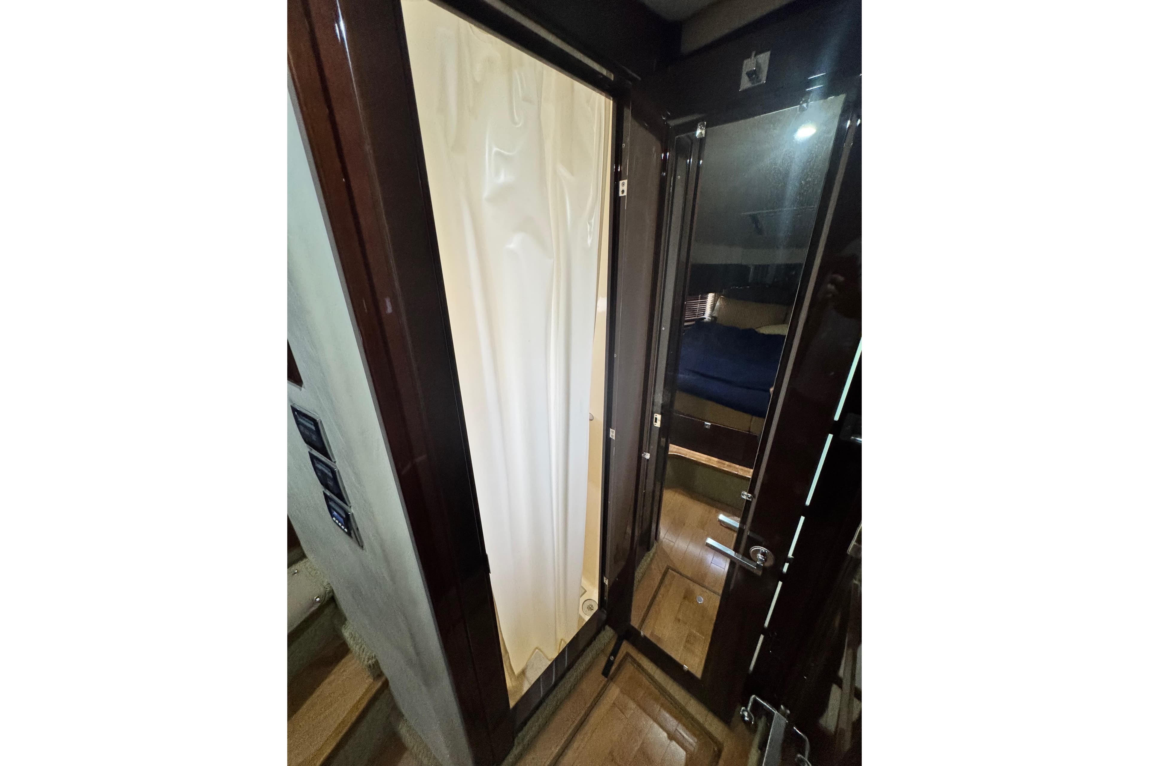 Thumbnail 33 - detail